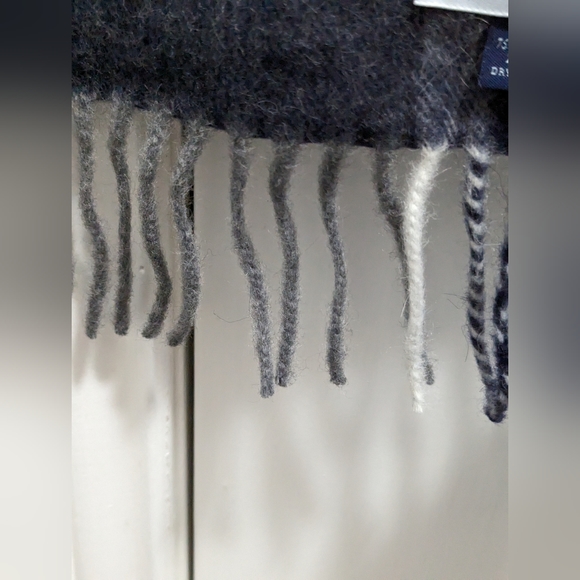 BEGG & CO Lambswool and Angora      Plaid Scarf. Made in Scotland. - Picture 2 of 6